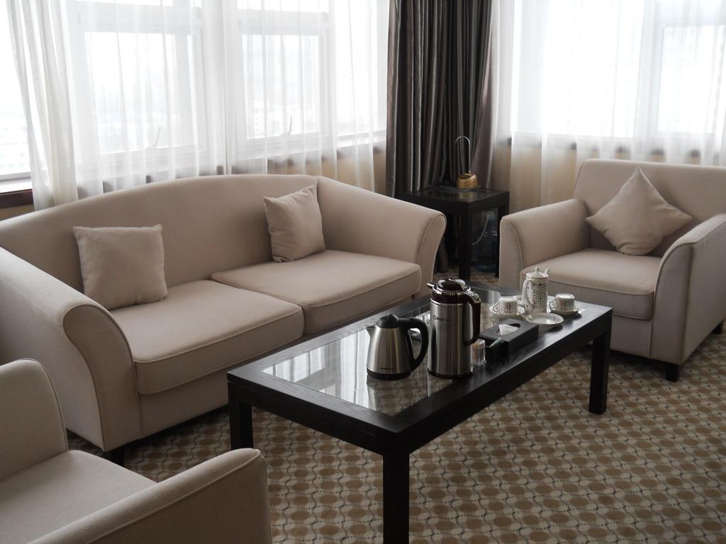 Yijing Holiday Hotel Yimeng Road Linyi  エクステリア 写真