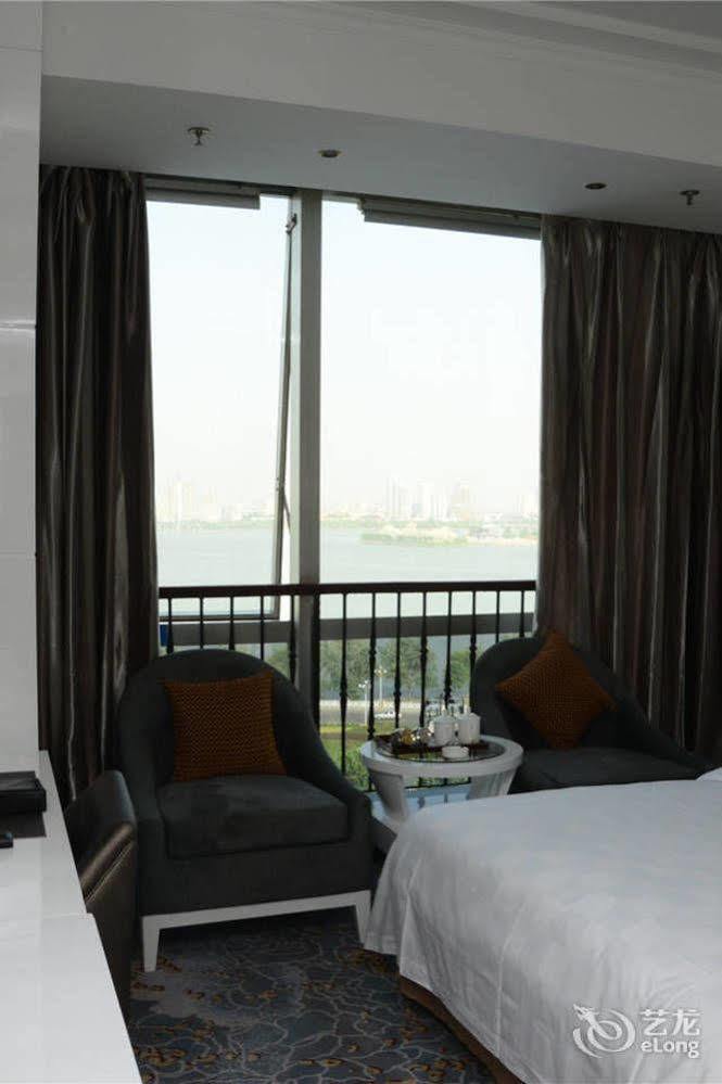 Yijing Holiday Hotel Yimeng Road Linyi  エクステリア 写真