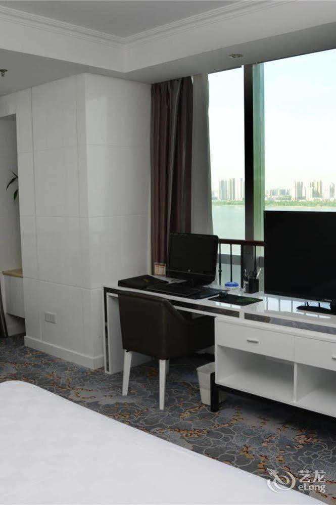 Yijing Holiday Hotel Yimeng Road Linyi  エクステリア 写真